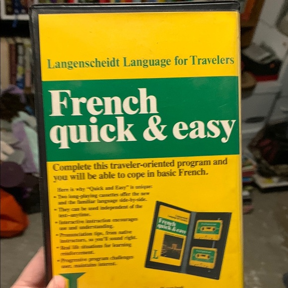 Yellow and Green Language Guide for Travelers - Picture 4 of 4